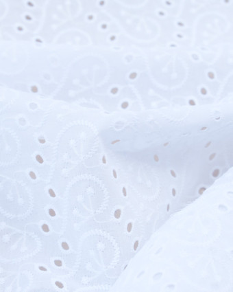 Broderie anglaise feuilles blanches : tissu coton au mètre - Mercerine