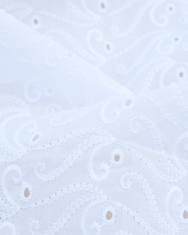 Broderie anglaise blanc fleur : tissu coton au mètre - Mercerine