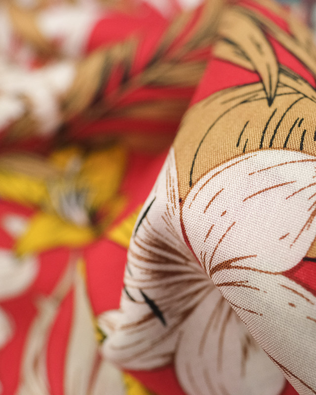 Tissu viscose au mètre : motif tropical fond rouge - Mercerine