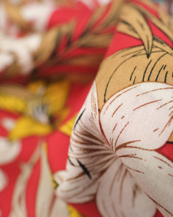 Tissu viscose au mètre : motif tropical fond rouge - Mercerine