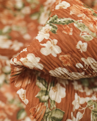 Tissu de saison en ligne : Voile Froissé Fleuri Terracotta - Mercerine