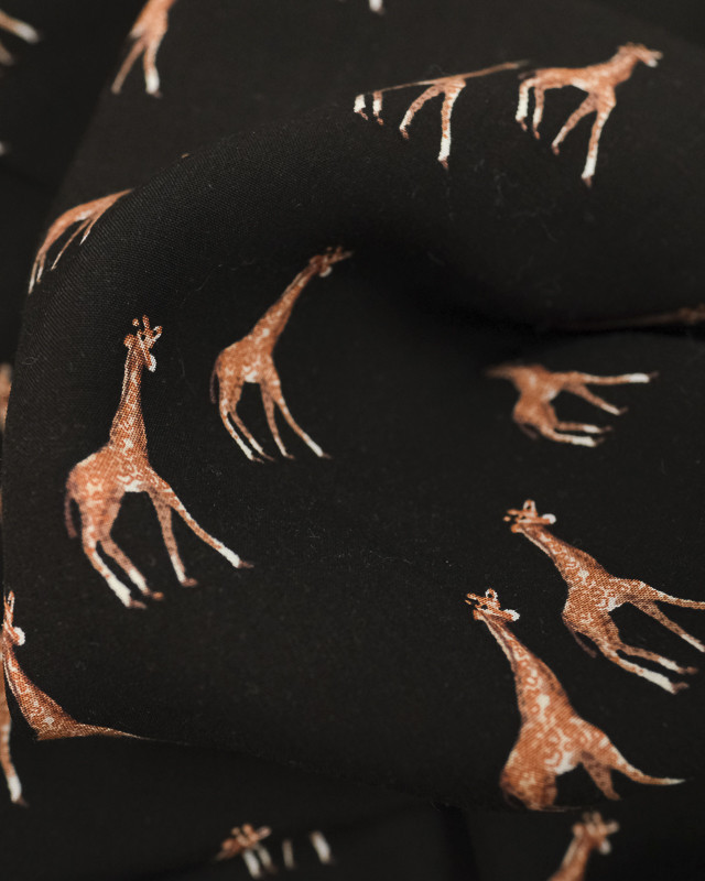 Tissu Viscose Imprimée Girafe noir - Mercerine