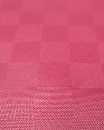 Toile enduit au mètre motif carreaux ton sur ton framboise - Mercerine