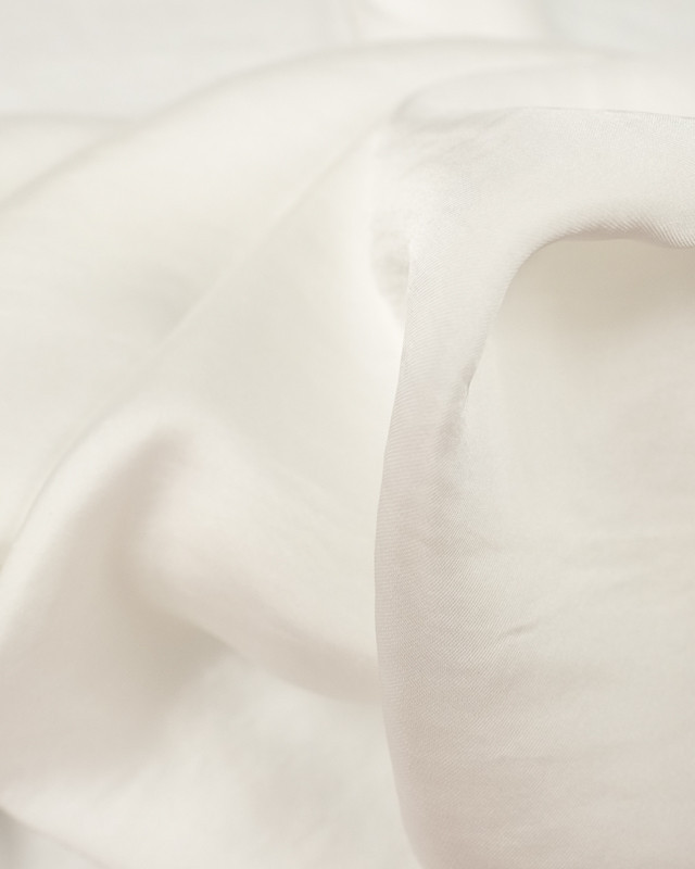 Tissu au mètre : Tissu satiné blanc crème - Mercerine