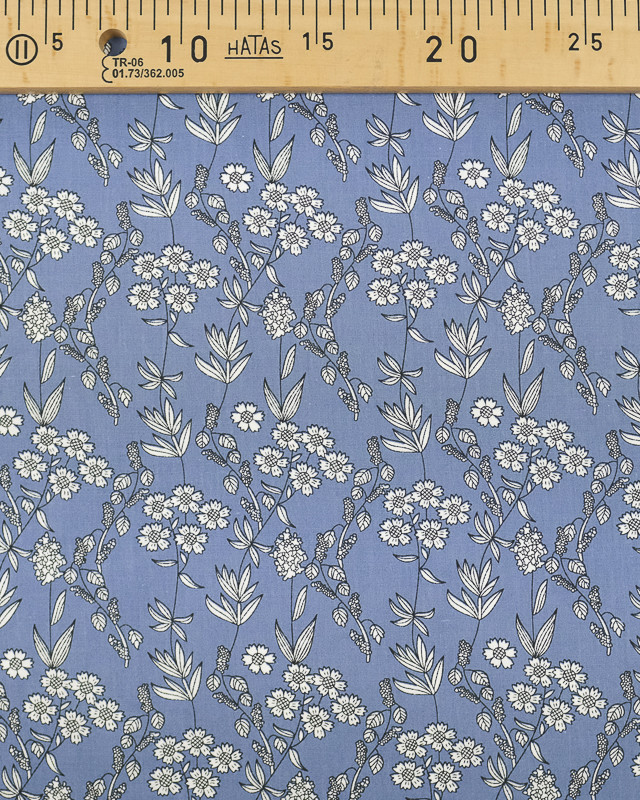 Tissu Cretonne de coton fleur blanc fond bleu gris Eugenie  - Mercerine