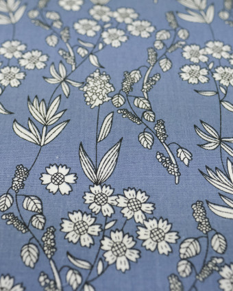 Tissu Cretonne de coton fleur blanc fond bleu gris Eugenie  - Mercerine