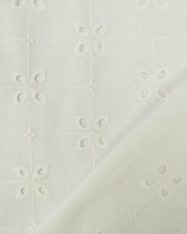 Broderie Anglaise Carreaux Fleuri Blanc Crème : Nouveauté en ligne - Mercerine