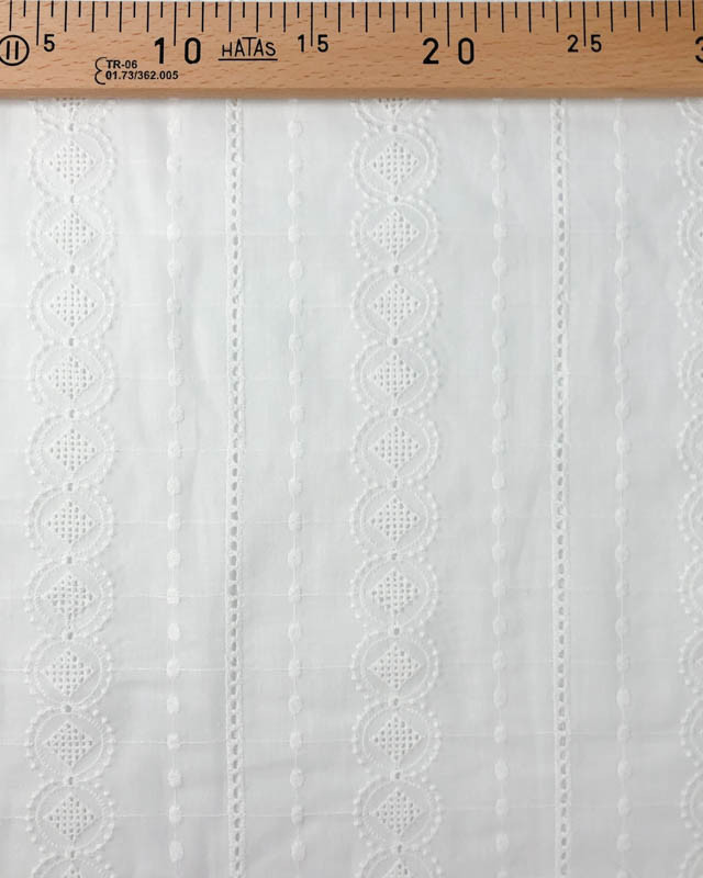 Broderie Anglaise Ligne & Cercle Blanc Crème : en ligne - Mercerine