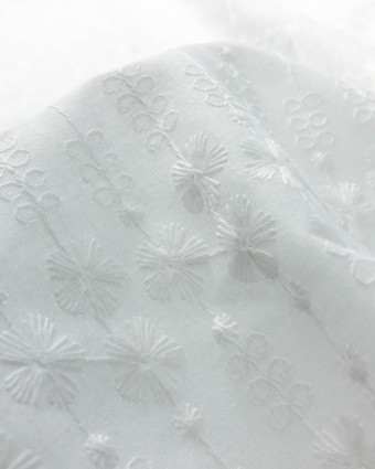 Broderie Anglaise Fleur de Cerisier Blanc Crème - Mercerine