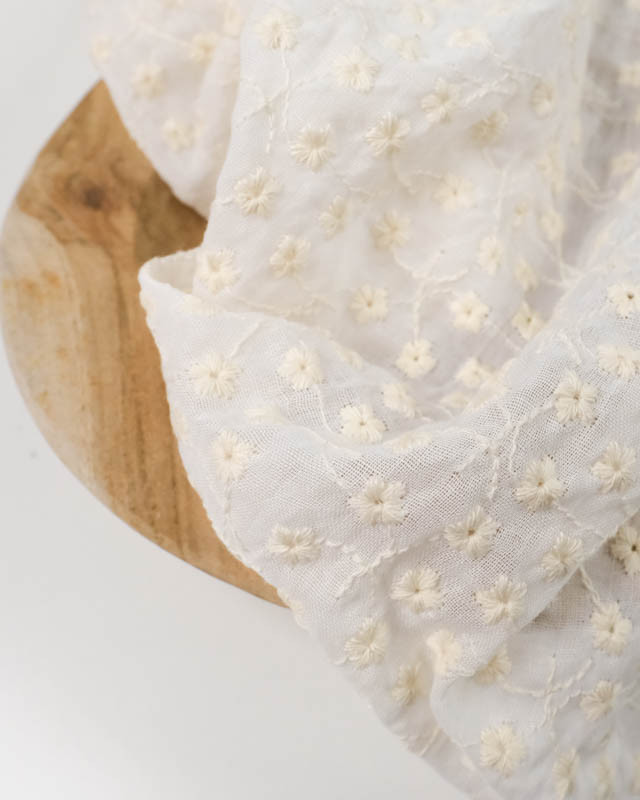 Tissu Broderie Anglaise coton brodé fleuri Blanc   - Mercerine