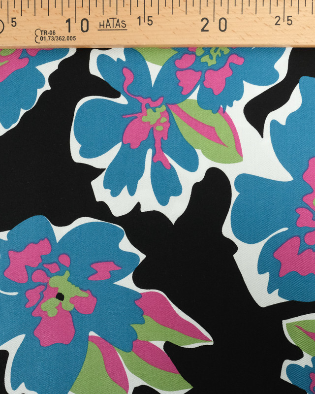 Tissus en ligne : Viscose Twill Motif Fleur Fond Noir  - Mercerine