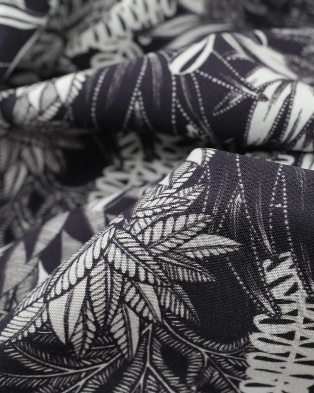 Tissu Viscose Sanforisé Noir et Blanc Feuillage Tropical  - Mercerine