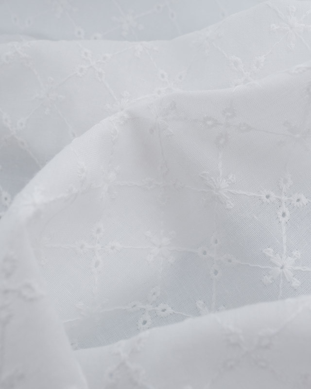 Broderie Anglaise Losange Petite Etoile - Mercerine