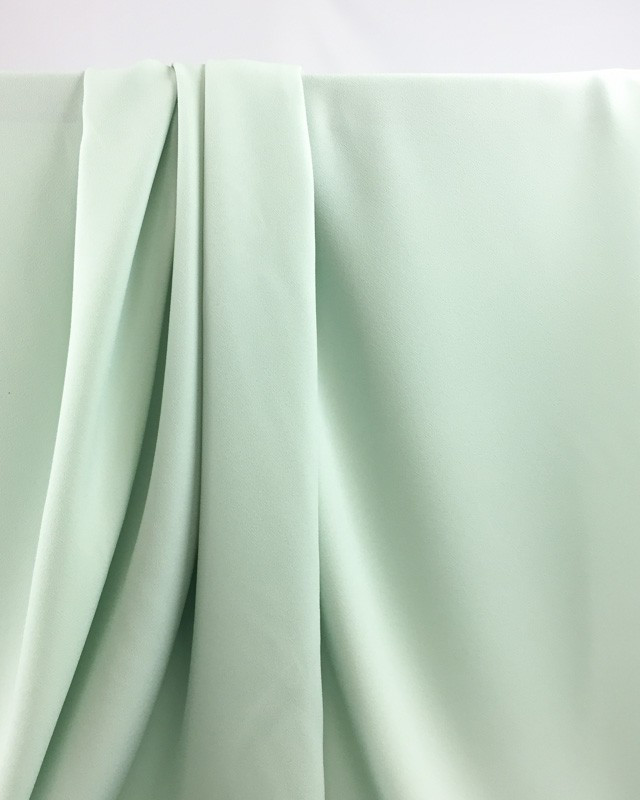 Tissu crêpe vert pastel envers satin  Cristina - Mercerine