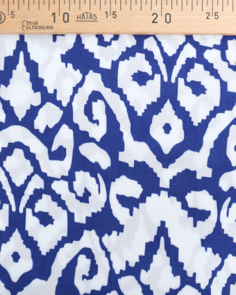 Tissu Viscose Motif Ethnique Blanc et Bleu Marine - Mercerine