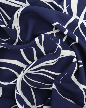 Viscose Bleu Marine Jolie Ligne Florale Ecrue - Poppy Design - Mercerine