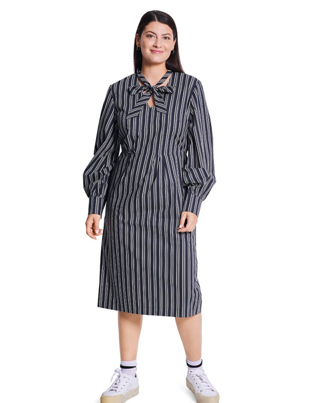 Patron Robe Burda 5798 - Mercerine