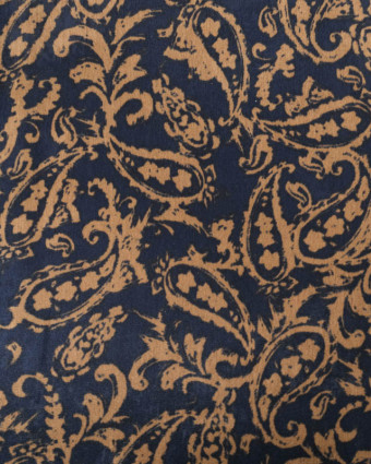 Tissu Satin Peau de Pêche Bleu Nuit Motif Cachemire - Mercerine