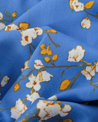 Tissu Viscose Bleu Motif Fleurs de Cerisier - Mercerine